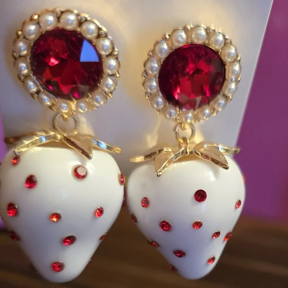 Betsey Johnson Red Crystal Faux Pearl Strawberry Dangle Earrings NWT - Picture 3 of 6